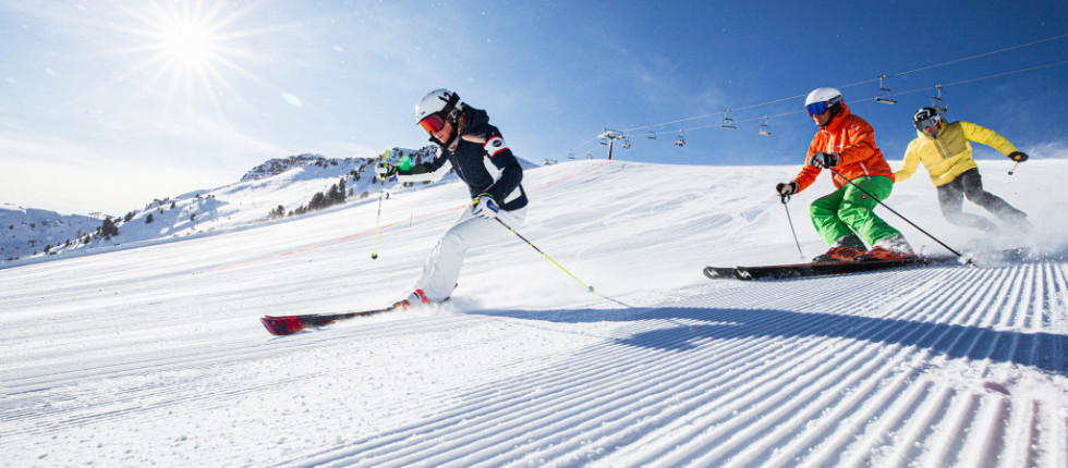 In inverno, la Val di Fiemme ha in serbo innumerevoli sorprese per gli appassionati di sci alpino e di fondo, snowboard e passeggiate con le ciaspole.